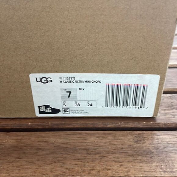 UGG Classic Ultra Mini Chopd Booties Black US Women Size 7/UK 5/EU 38 - Picture 12 of 13